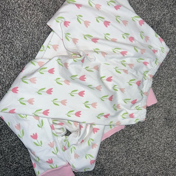 Magnolia Baby Classic Long tulips Pajamas size 8 - Picture 4 of 10